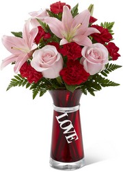 The FTD Hold My Heart Bouquet 